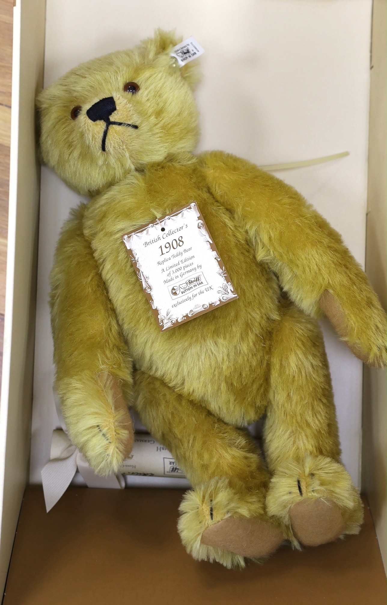 A Steiff 1994, 1908 blond replica, 40cm , box and certificate